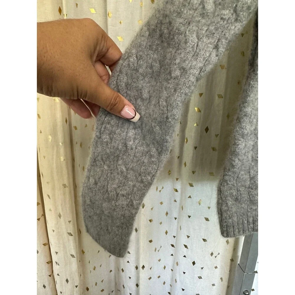 Lord & Taylor Luxury Girls Cable Knit V-Neck Pullover 100% Cashmere Sweater S
